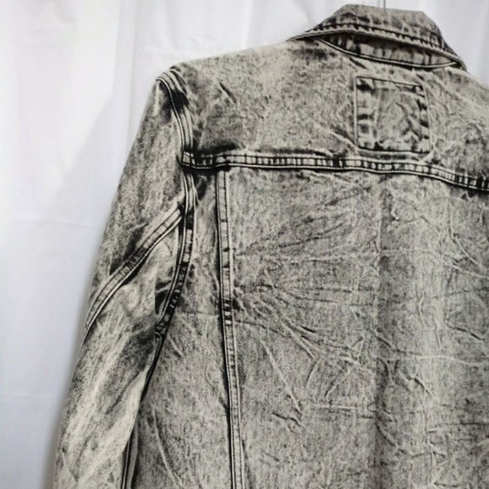 New w/Tags BDG Denim Trucker Jacket From Urban Outfitters - Picture 3 of 13
